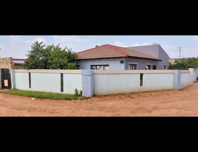 3 BEDROOM HOUSE FOR SALE IN LEHAE